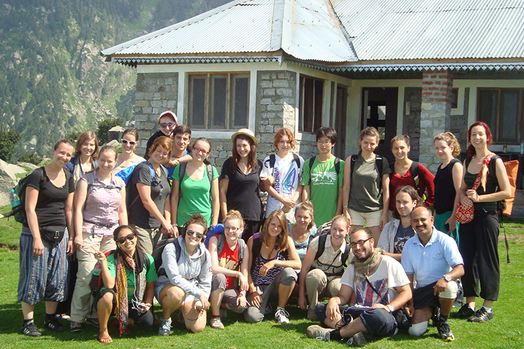 Student group during their trekking excursion in Dharamsala, in the Himalayas in India>