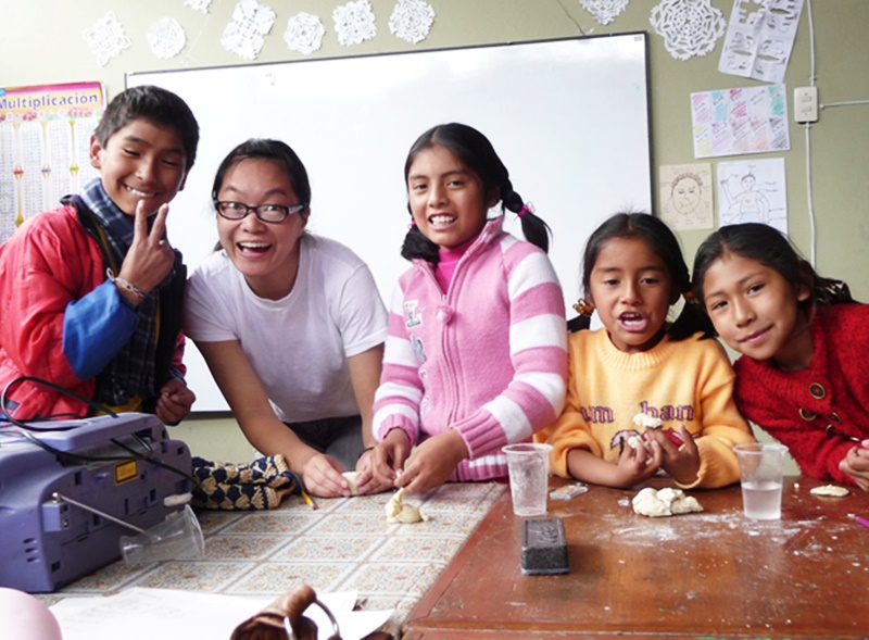 volunteer teaching in peru