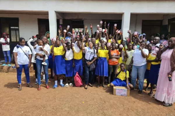 Girl Teaching Ghana - Ghana