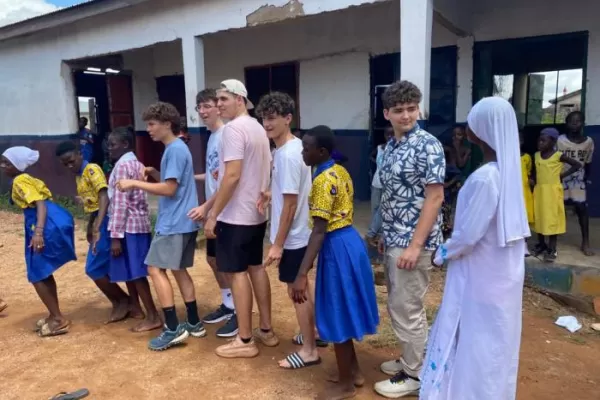 Girl Teaching Ghana - Ghana