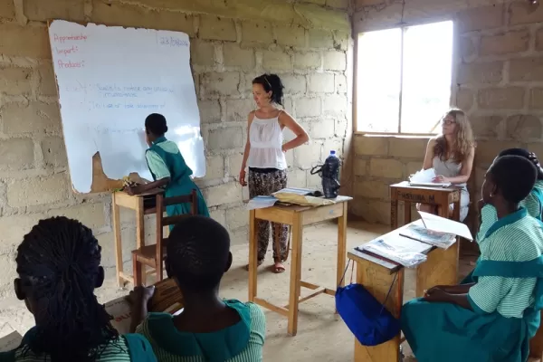 Girl Teaching Ghana - Ghana